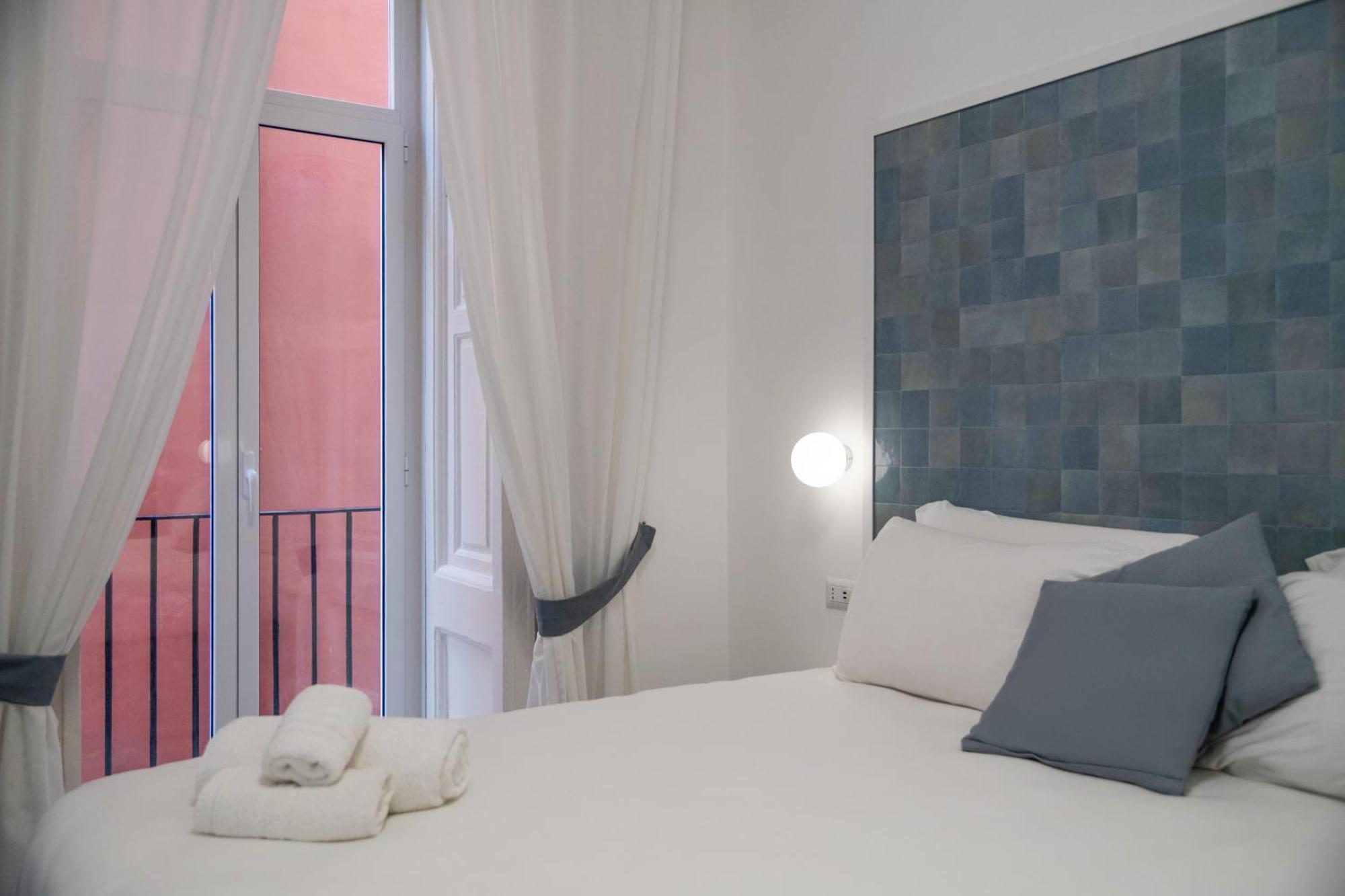Vistavicolo Rooms Napoli Bagian luar foto